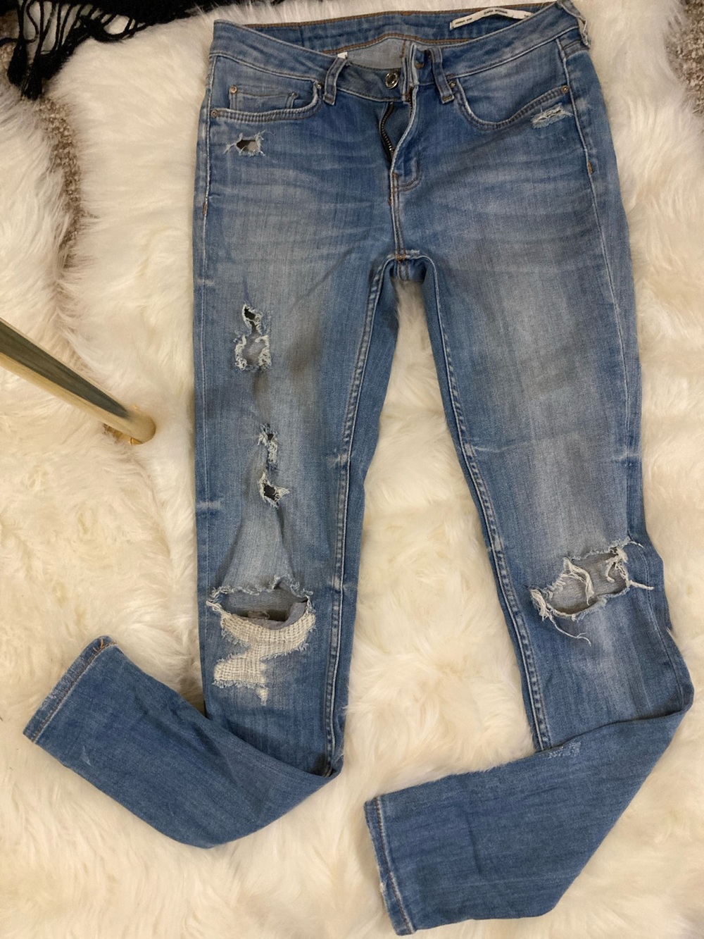 Zara Light Blue Distressed Women’s Skinny Jeans